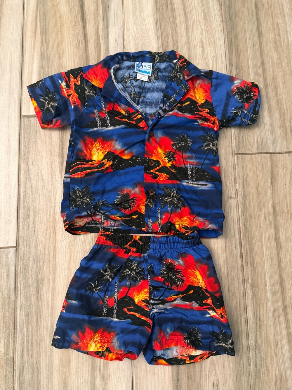 RJC Volcano Vacation Kids Set